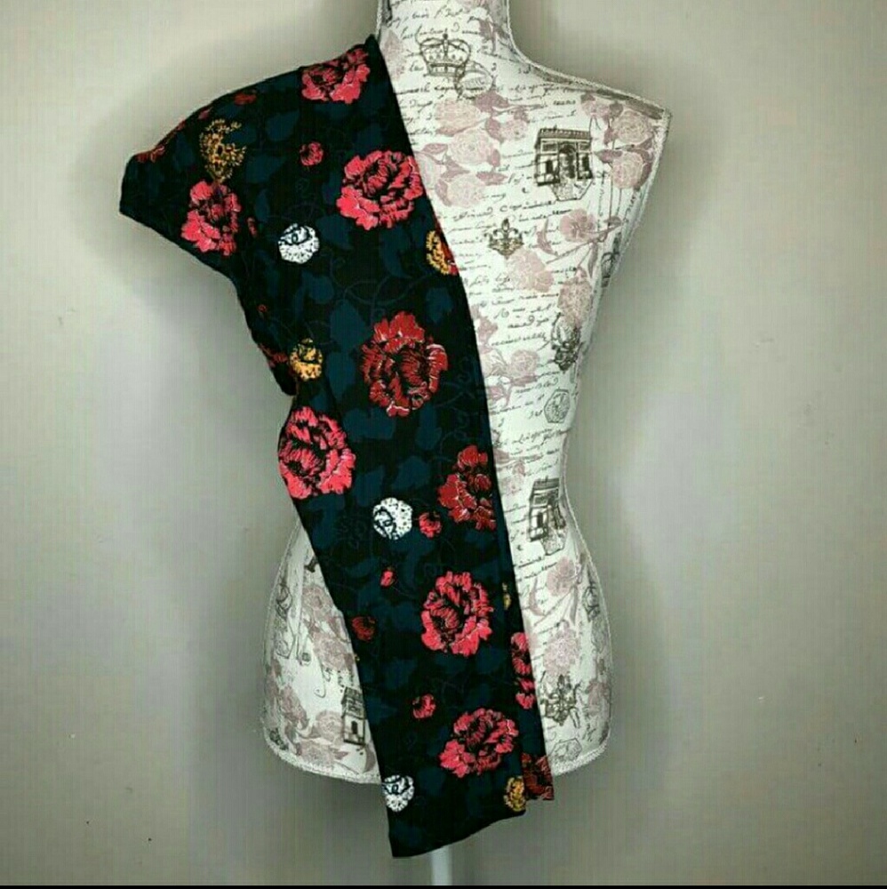 New TC LULAROE Black Roses leggings L XL 1X 2X